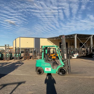2.5T Mitsubishi fuel injected forklift #371