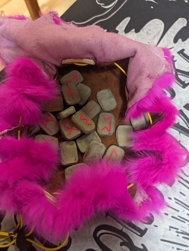 Hand-cast Clay Rune Set with Rabbit Fur Pouch