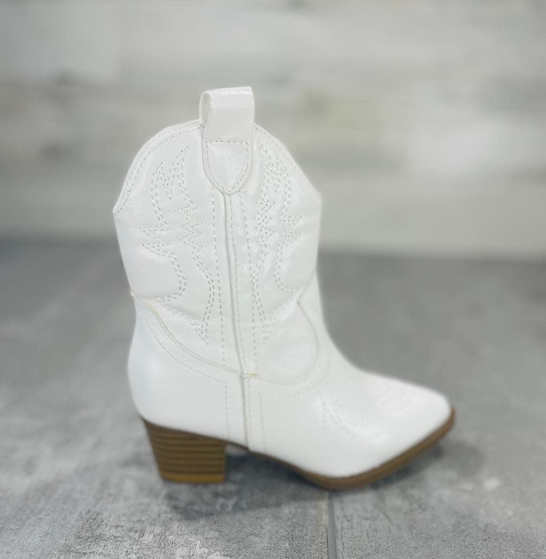 RIVER-07K, Color: WHITE, Size: 9