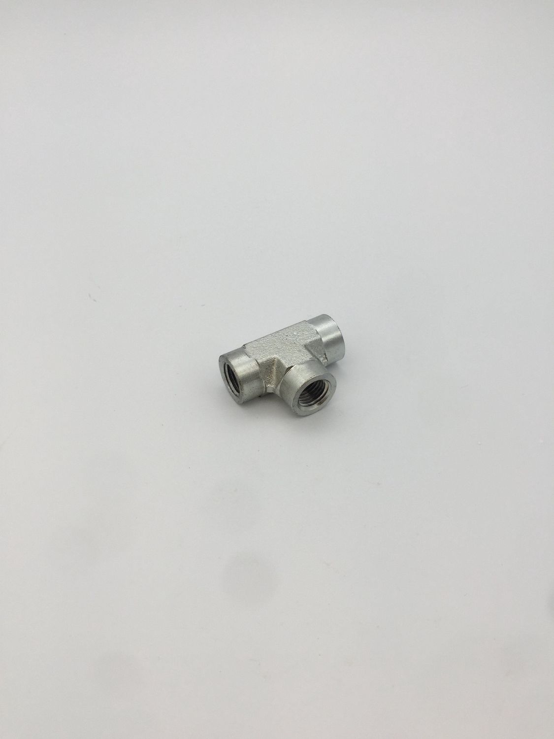 411903 - Tee Fitting 1/4&quot; end