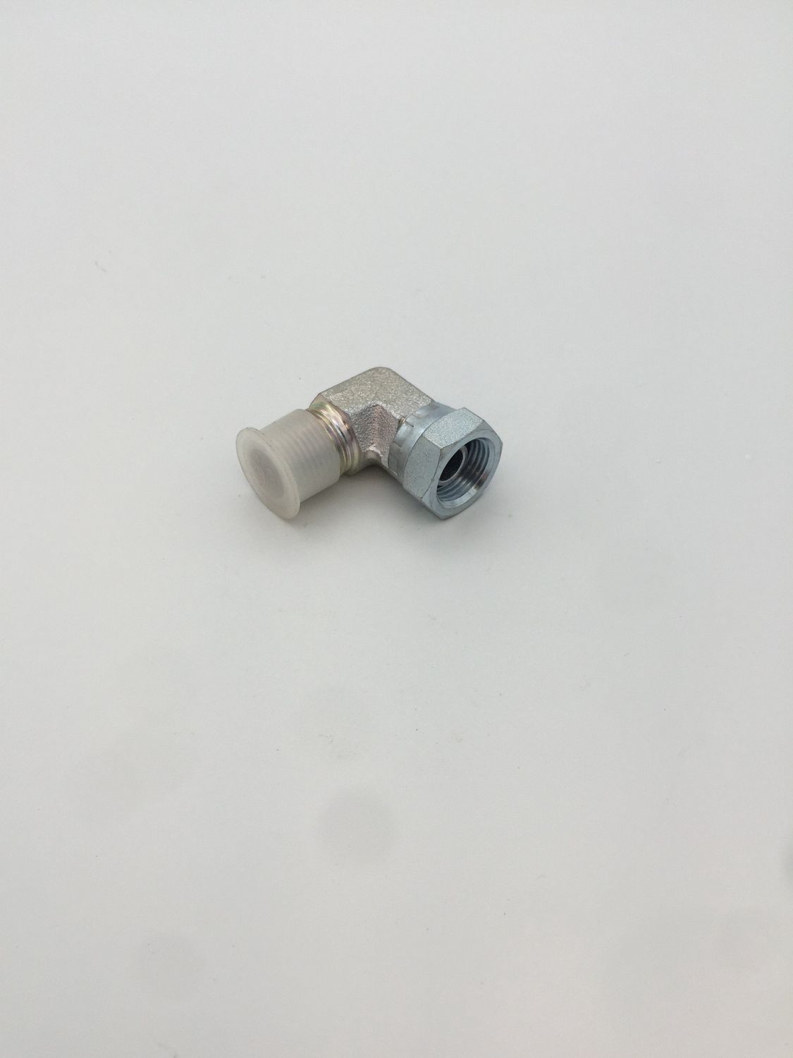 411905 - 3/8&#39;&#39;Male to 3/8&#39;&#39;Fem