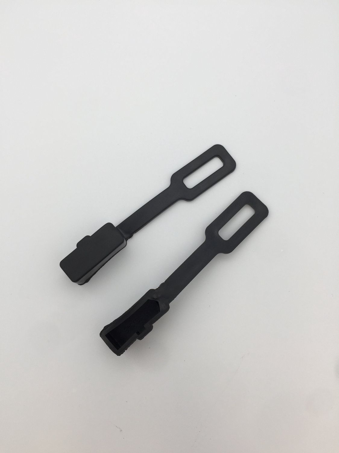 412413 - Wire Harness Plug Cove