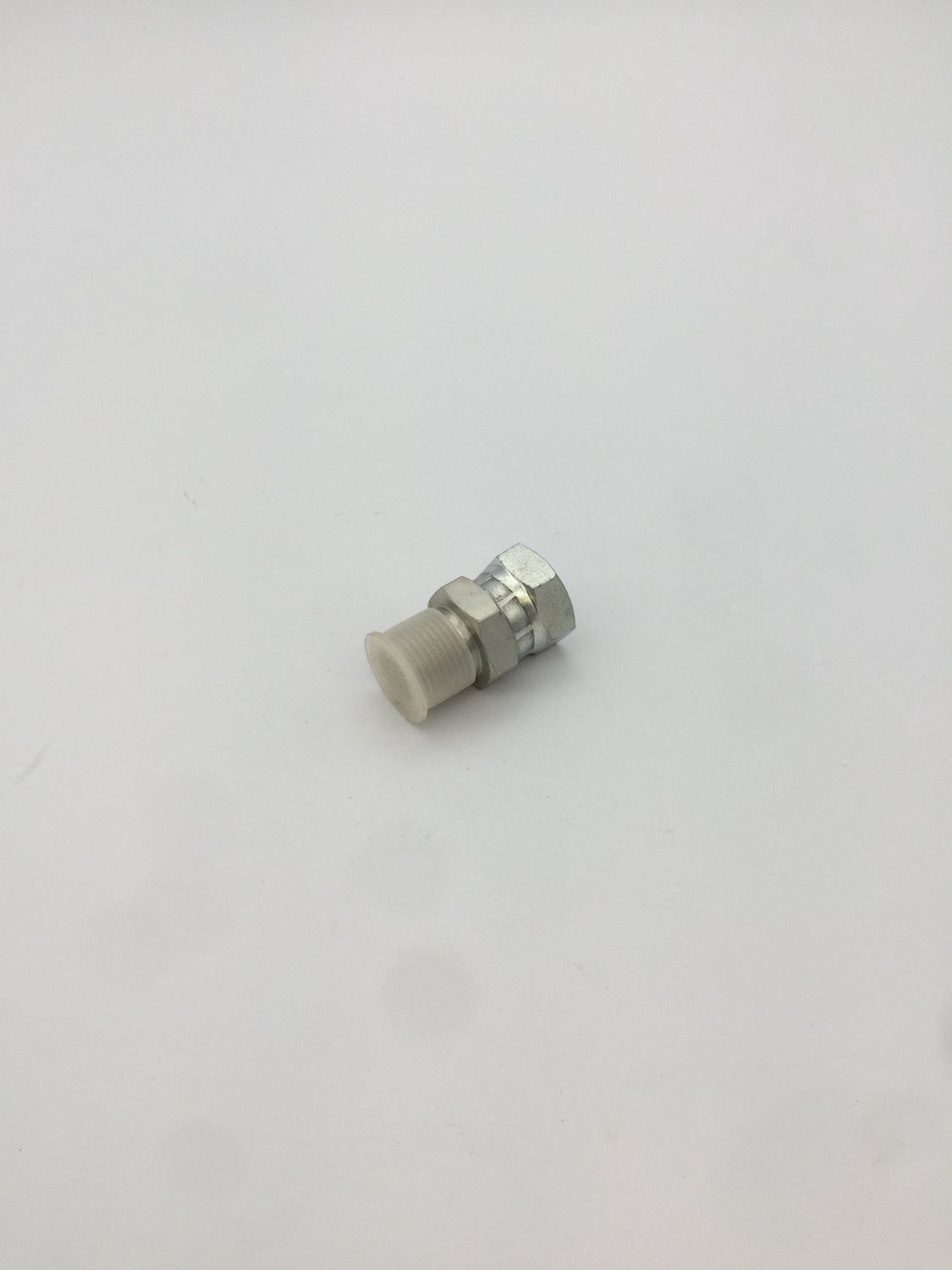 411904 -Straight Swivel Fitting