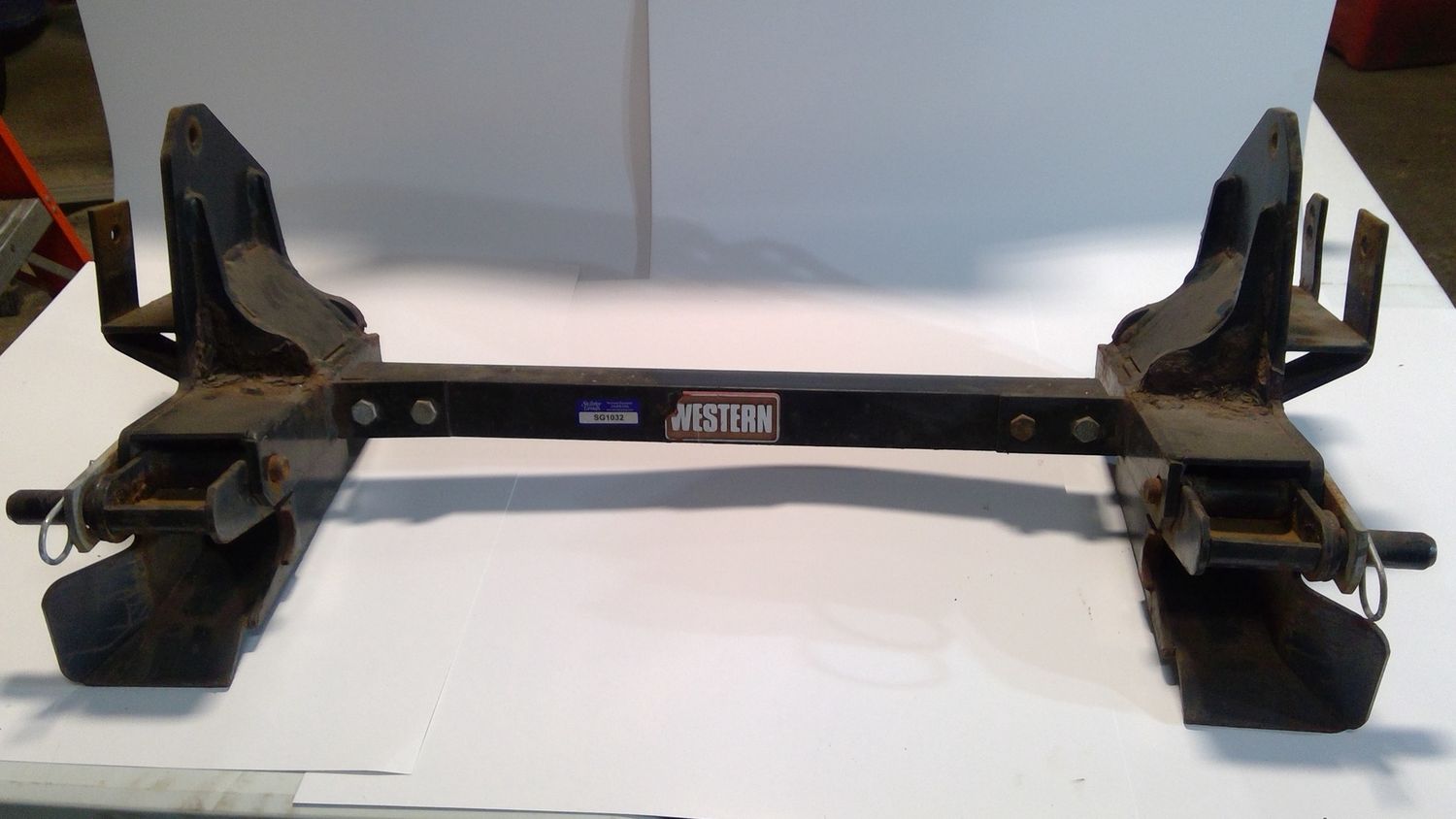SG-1032 Western plow mount
