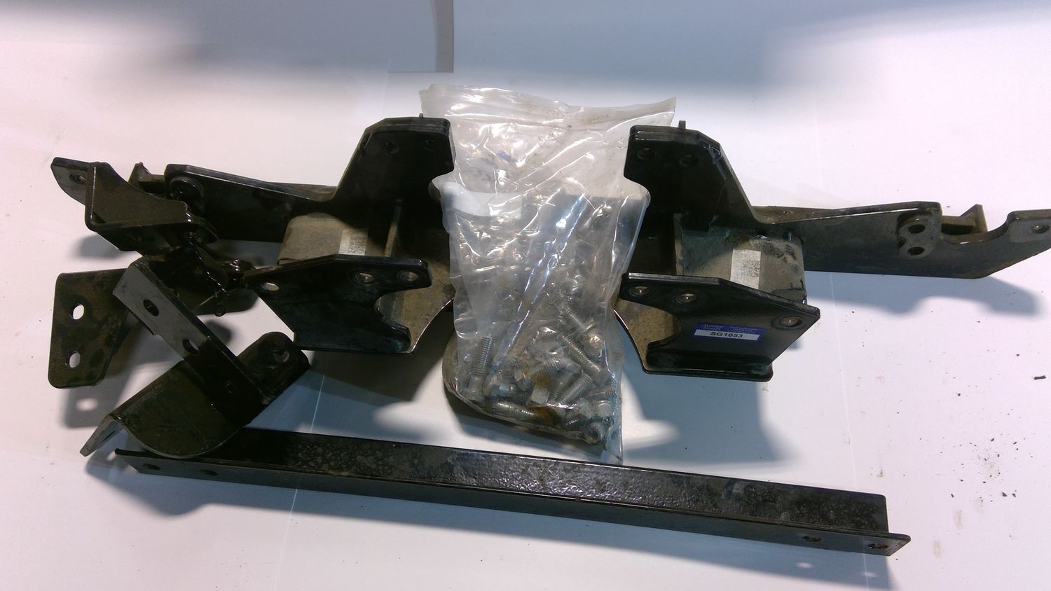 SG-1053 Plow mount