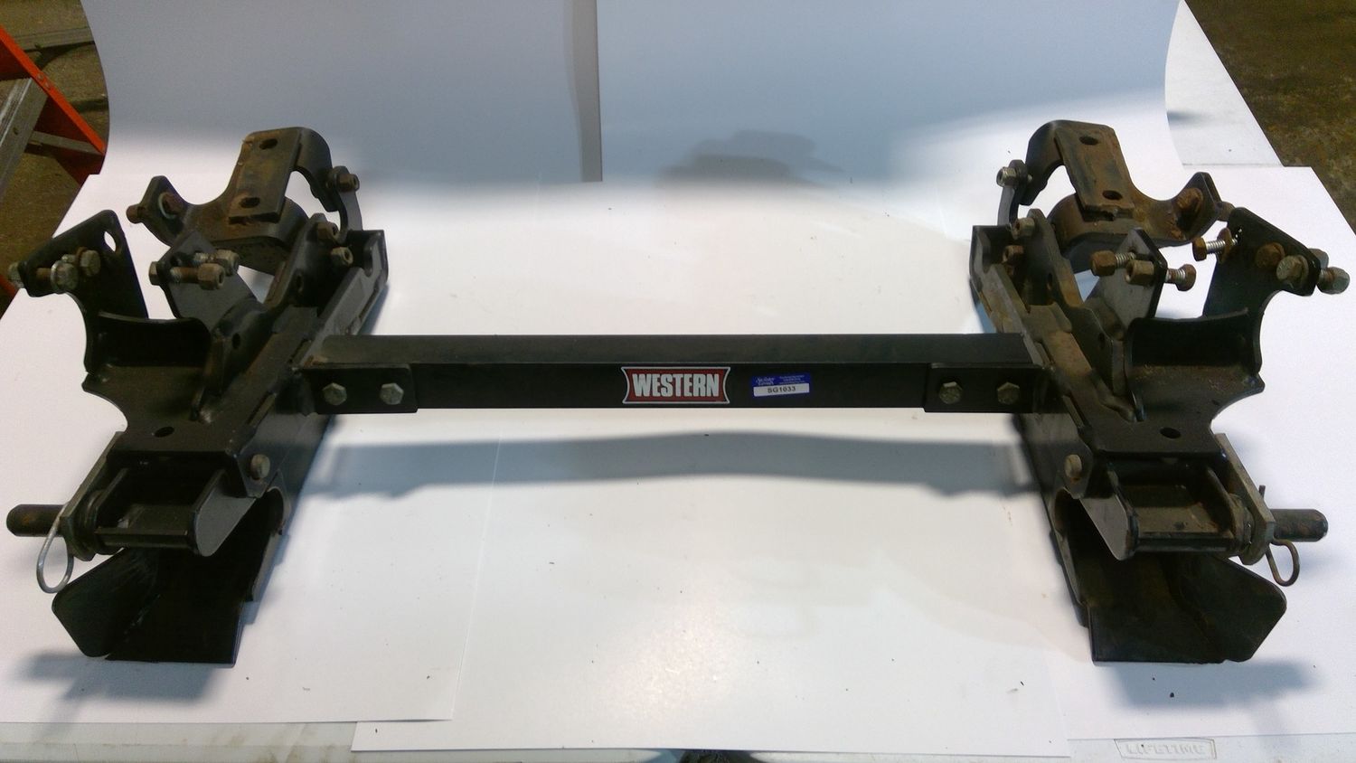 SG-1033 Western plow mount