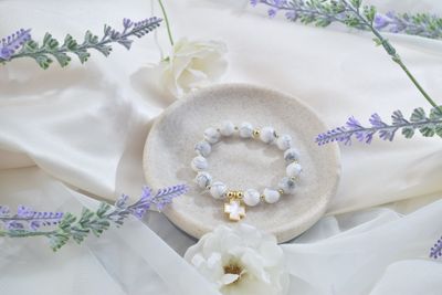 Pulsera de Mármol y Cruz