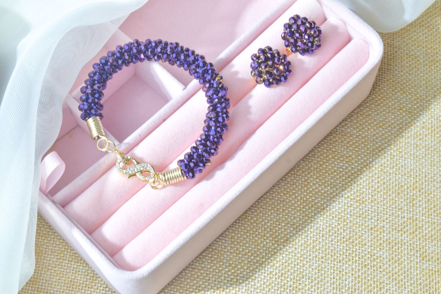 Set Morado Chloe Con Aretes de Botones