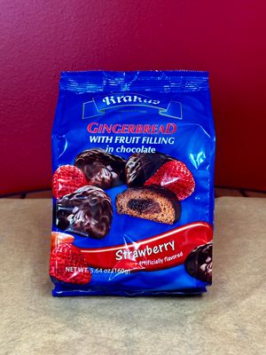 Gingerbread with Strawberry filling and dark Chocolate