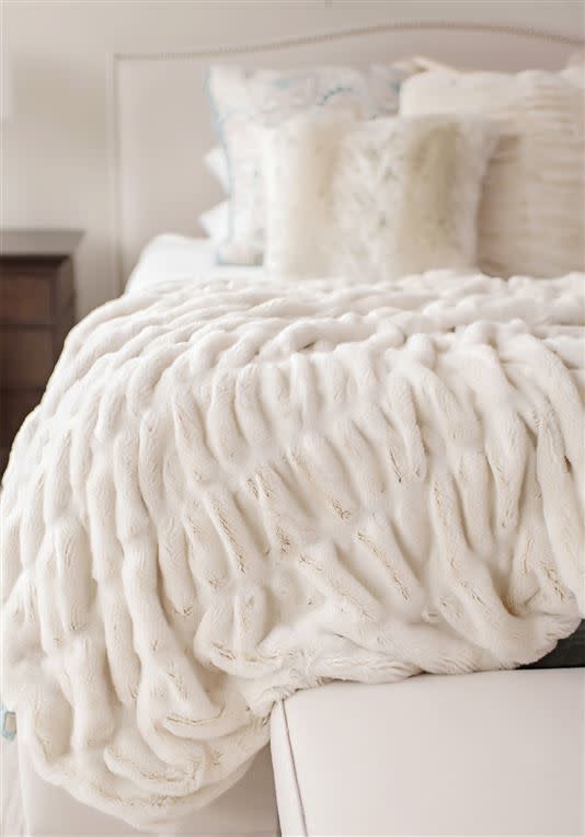 Couture Ivory Mink Throw 60x72