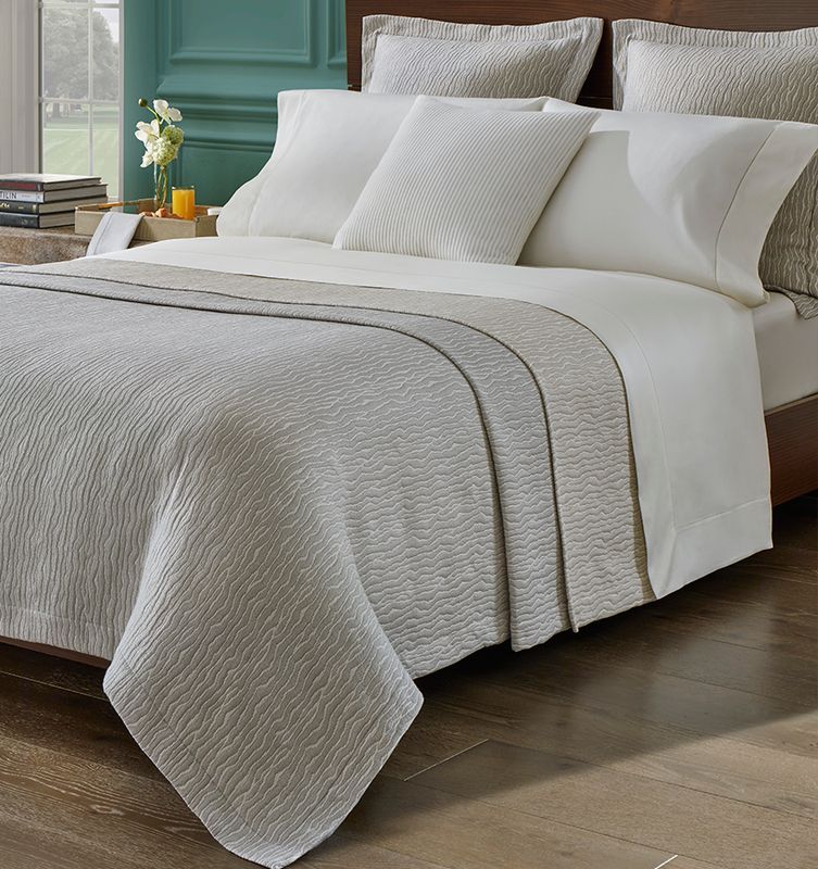 Ondate Bedding Collection