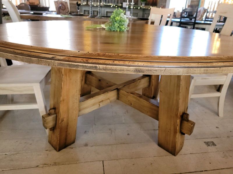 Round Table (Sample Product)
