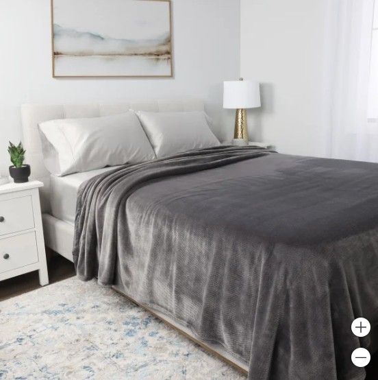 KIRKLAND KING PLUSH BLANKET