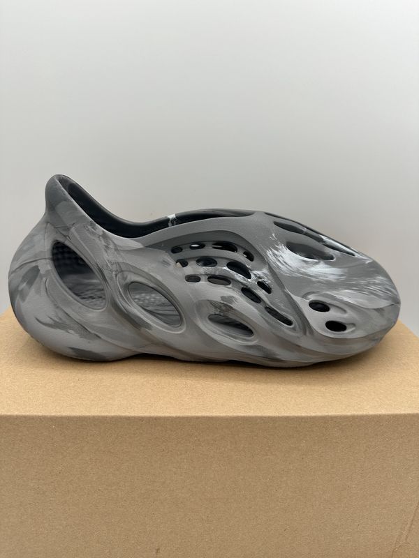 Adidas Yeezy Foam RNR - MX Granite