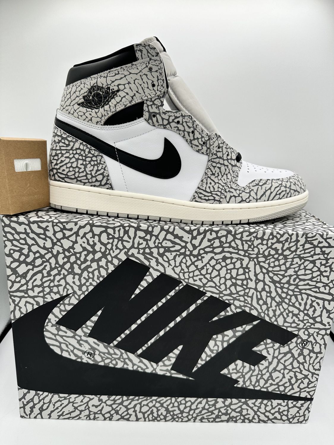 Jordan 1 High - White Cement