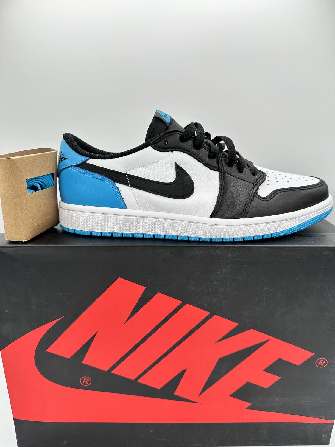 Jordan 1 Low -  Black &amp; Powder Blue