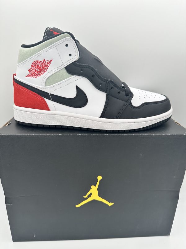 Jordan 1 Mid - White Track Red