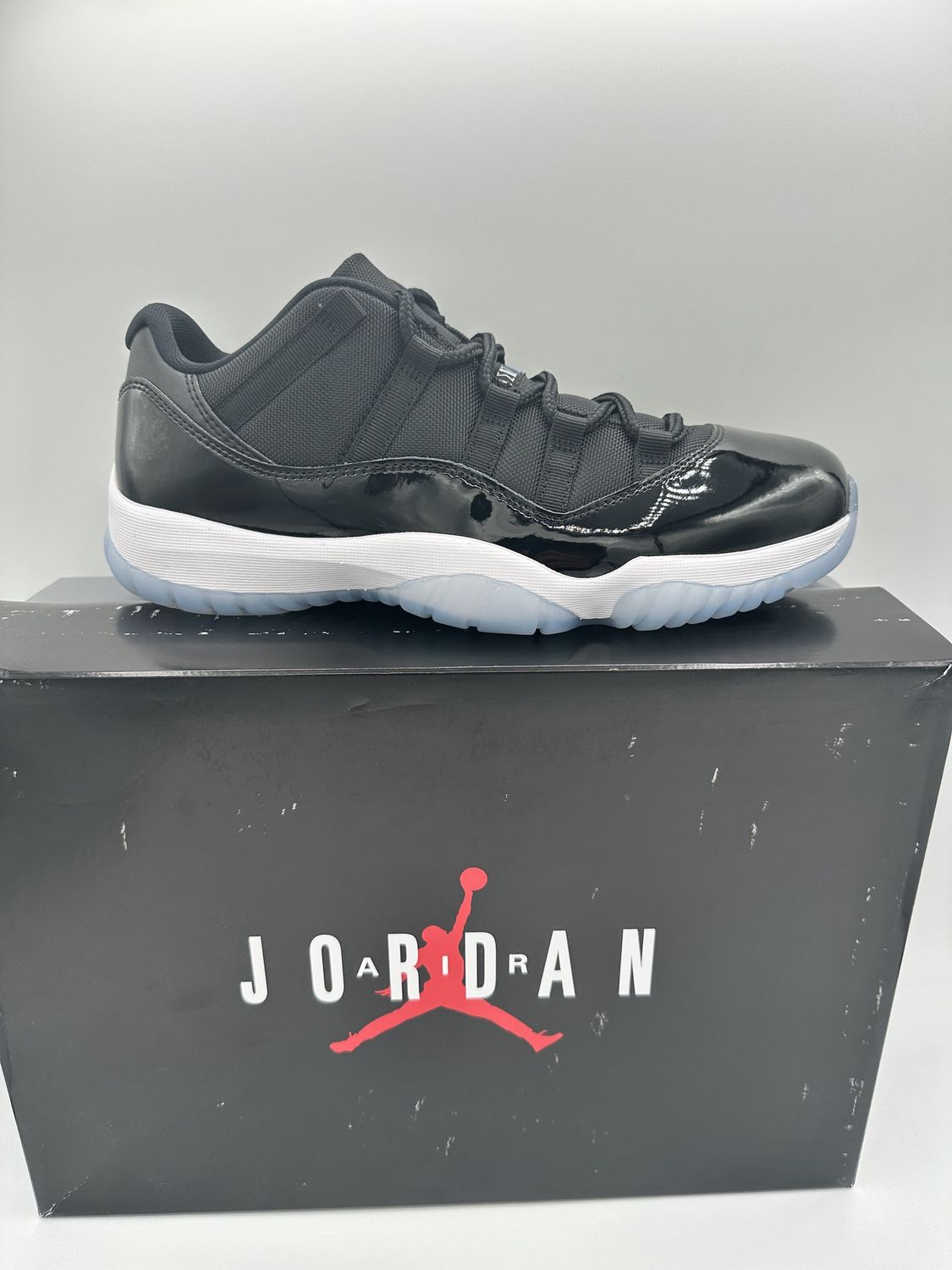 Jordan 11 Low - Space Jam