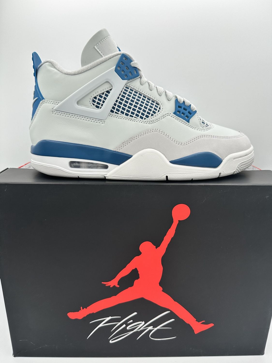 Jordan 4 - Military Blue