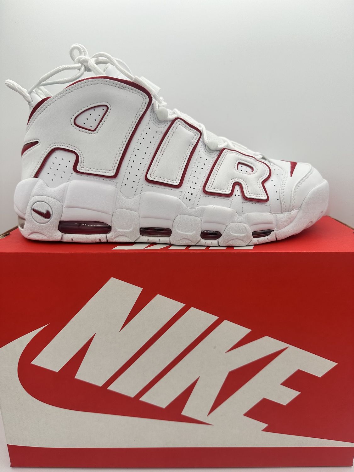 Nike Uptempo - White Varsity Red Outline