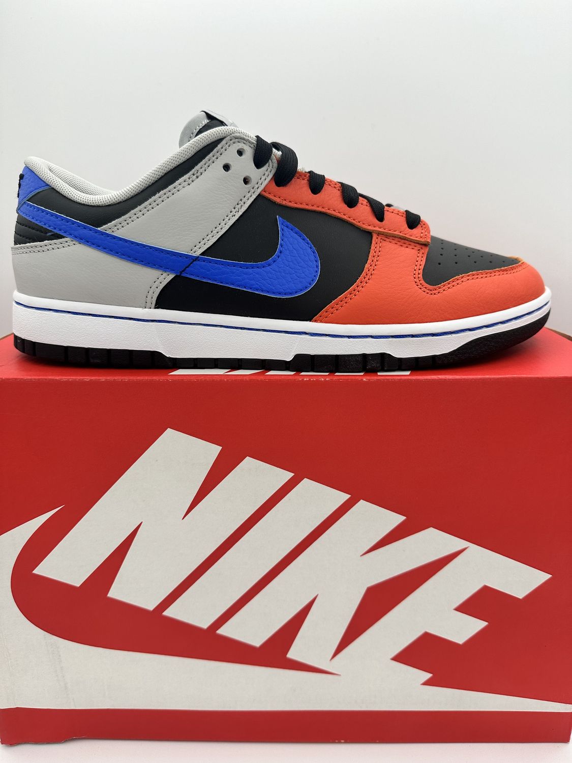 Nike Dunk Low - EMB NBA 75th Anniversary Knicks