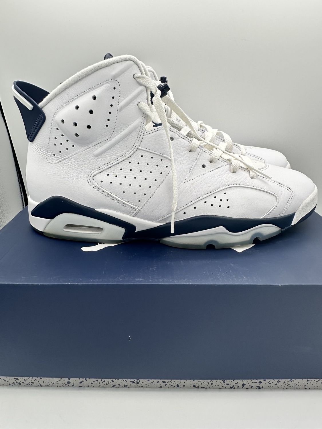 Jordan 6 - Midnight Navy (USED)