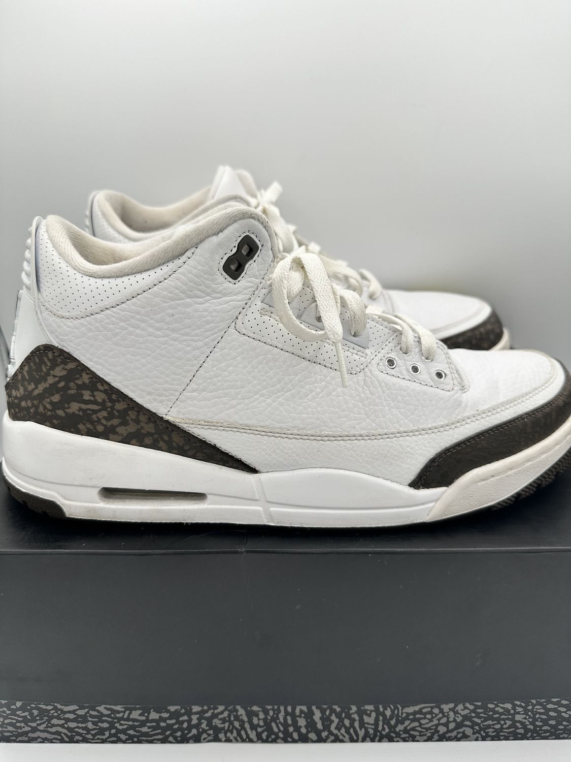 Jordan 3 - Mocha (USED)