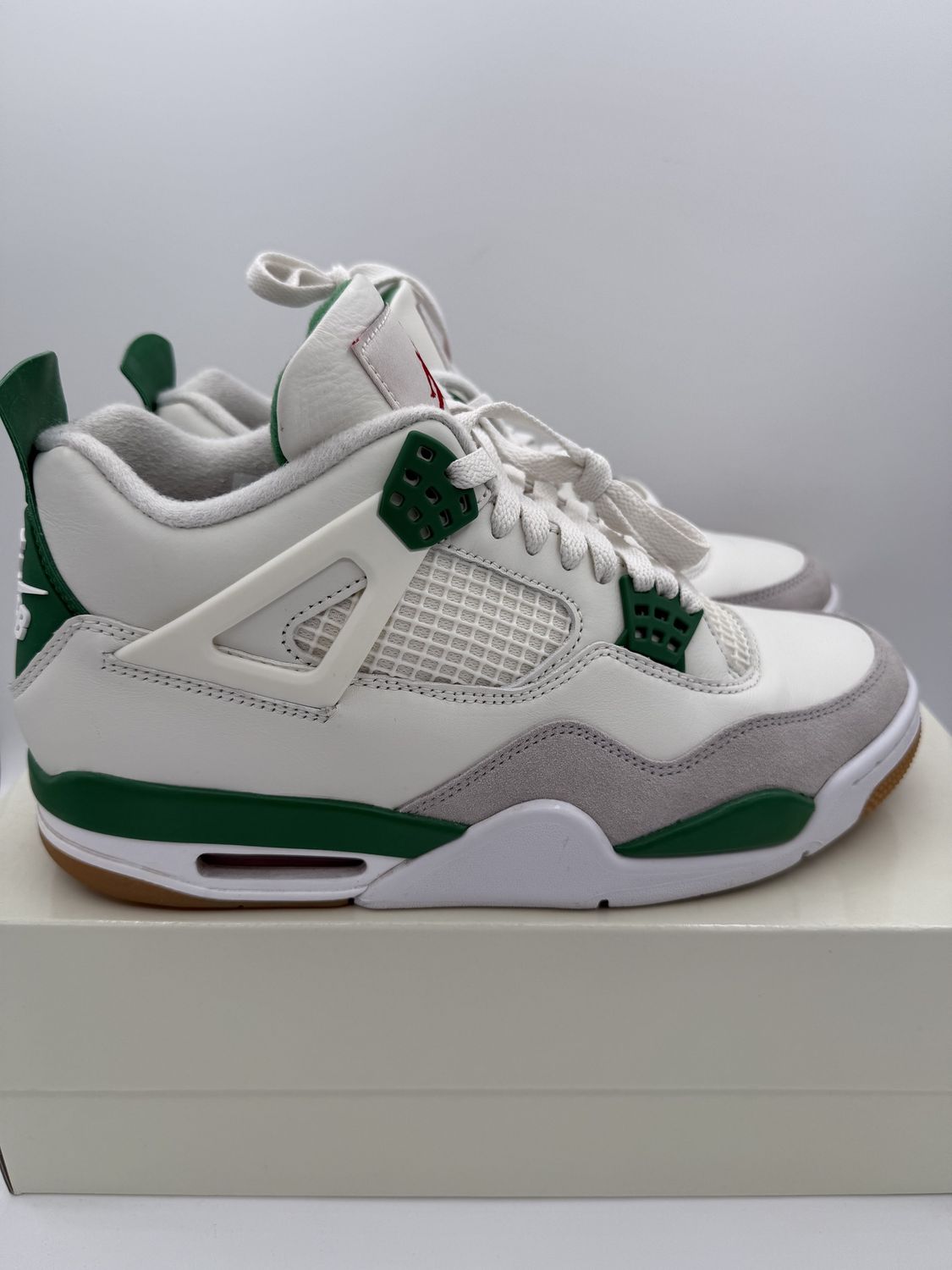 Jordan 4 SB - Pine Green (USED)