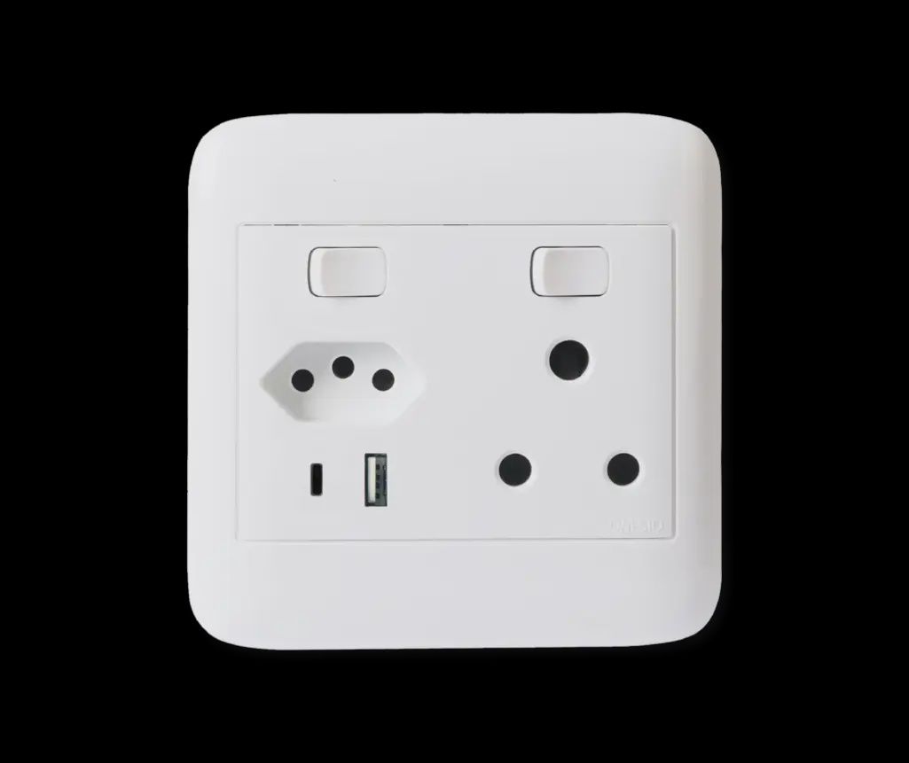 Onesto White 16A Switched Socket 1xRSA+1xZA+1 USB A +1