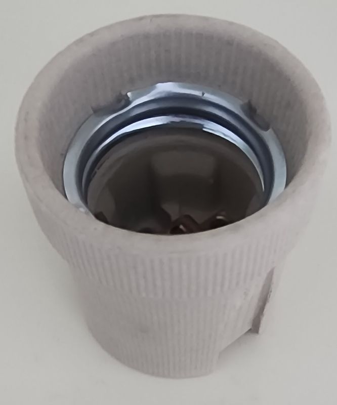 Lampholder E27 Porcelain Unskirted