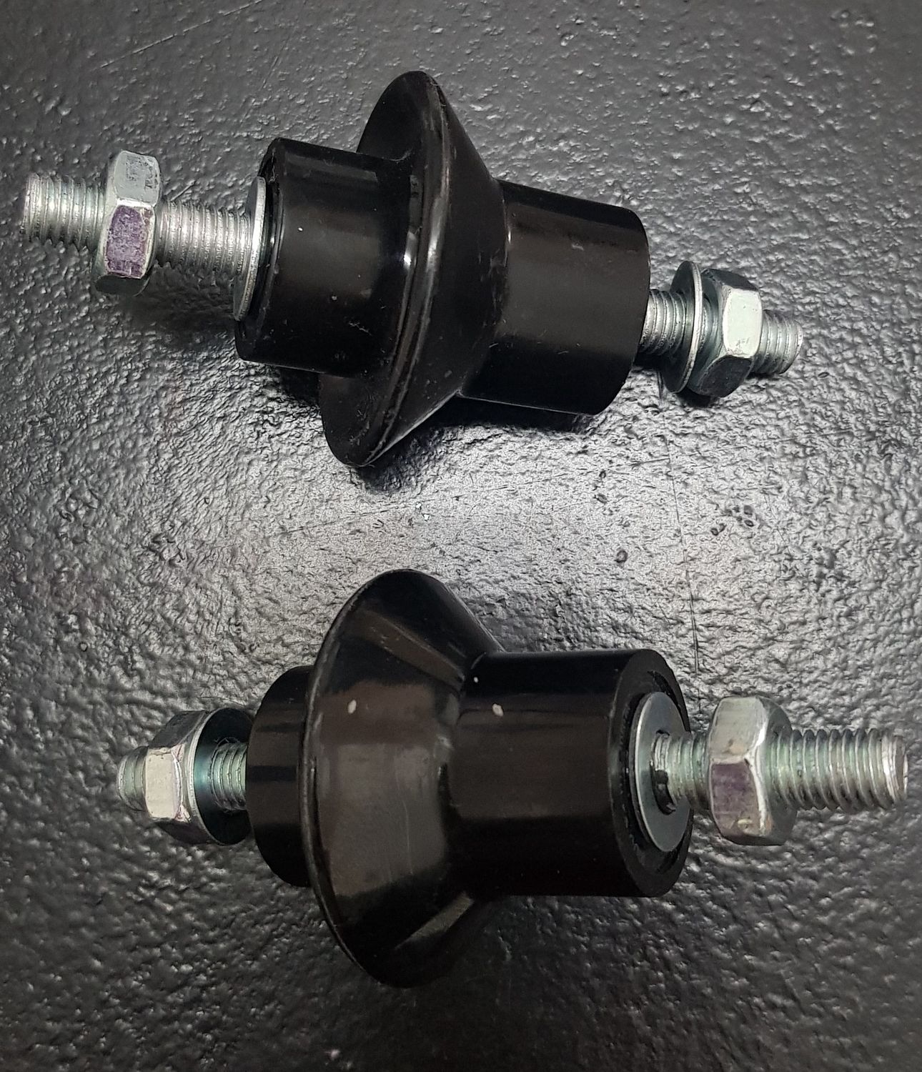 Low Voltage Insulator Black