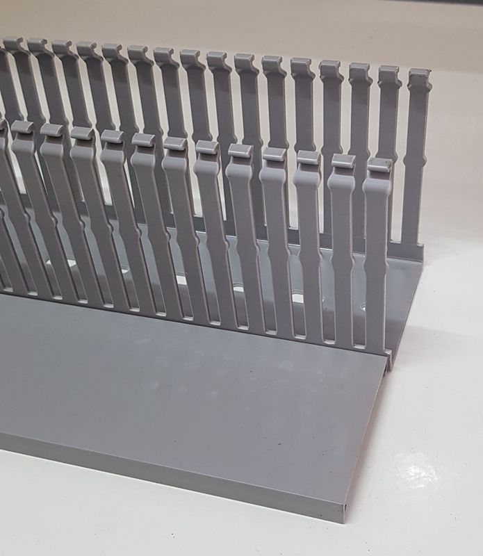 Narrow Slot 60W x 80H x 2000 Trunking