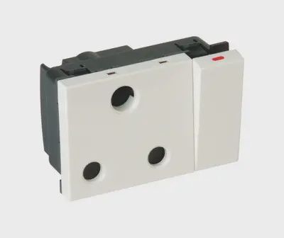 Matrix 16A Single SSO Module Horiz White Large