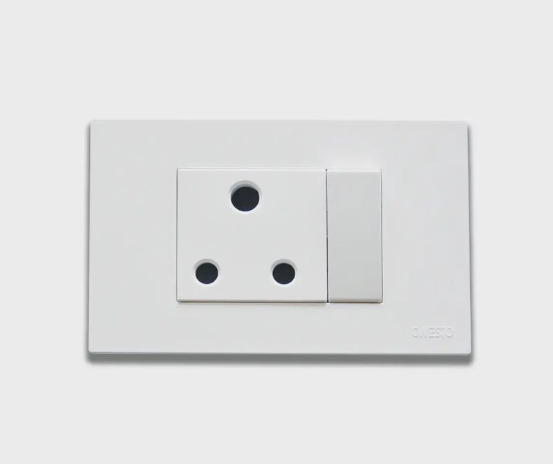 Matrix 16A Single SSO Horiz 4x2 White Comp