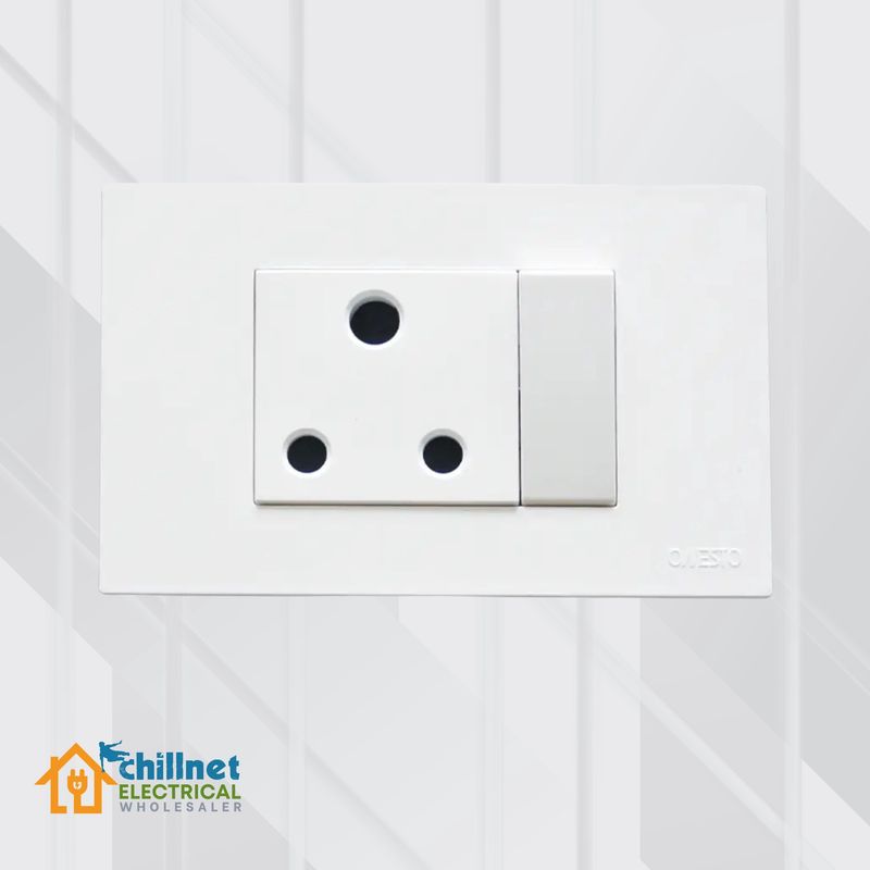 Matrix 16A Single SSO Horiz 4x2 White Comp