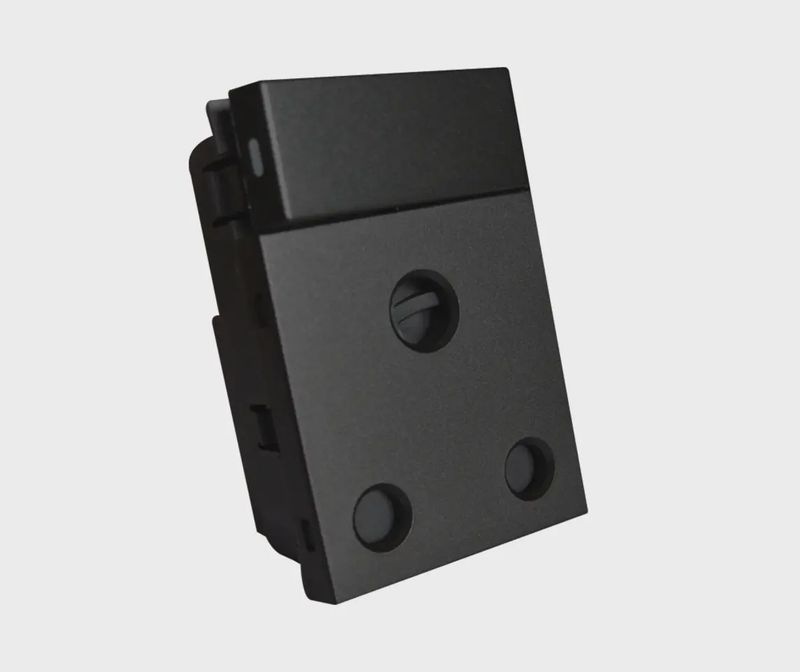 Matrix 16A Single SSO Module Vert Black Large