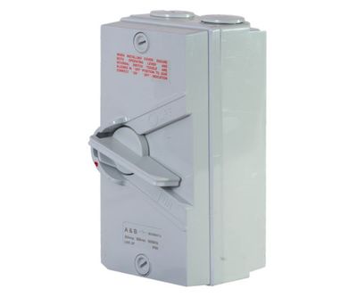 Enclosed IP66 Isolator 35A 3P Lockable
