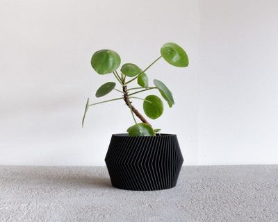 Minimum Design Dissipat Indoor Planter Black Large