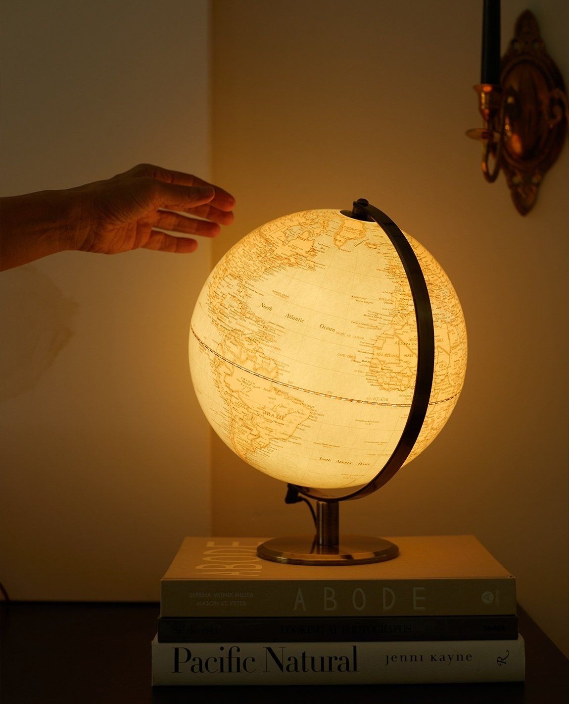 Gentlemen&#39;s Hardware 10&quot; World Globe Light Vintage