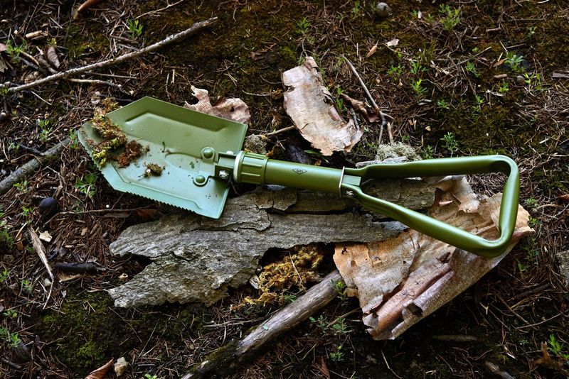Gentlemen&#39;s Hardware Folding Shovel