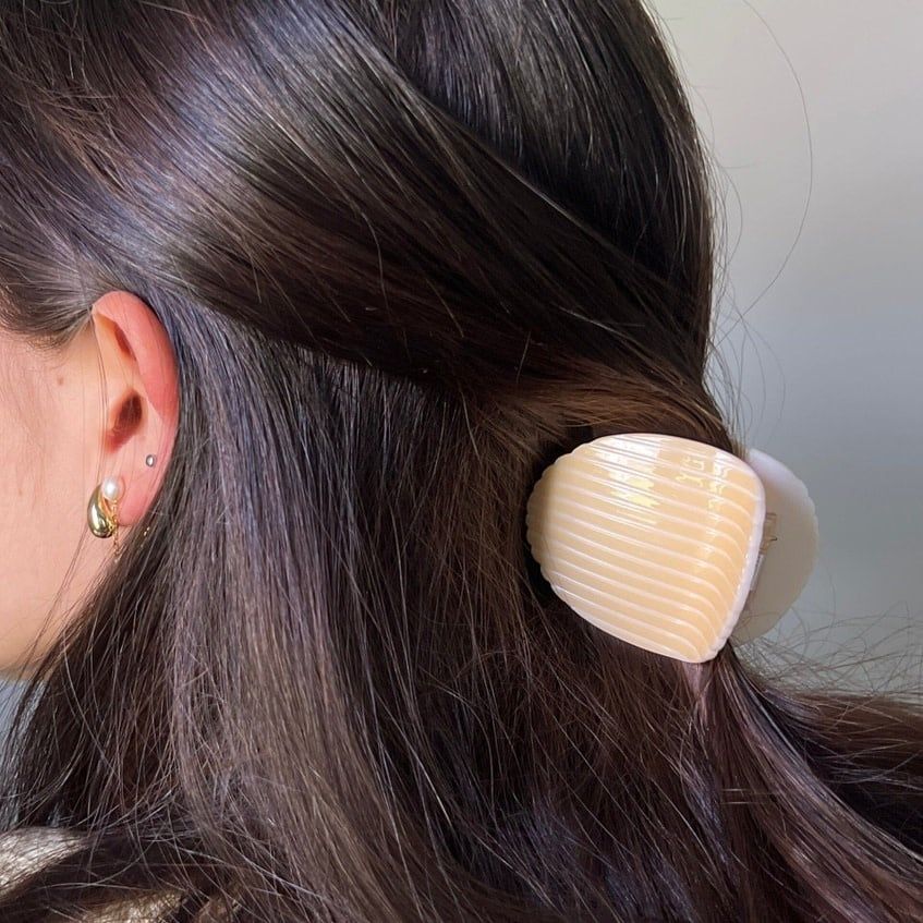 Jenny Lemons Ruffle Chip Hair Claw
