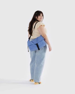 Baggu Nylon Messenger Bag Pansy Blue