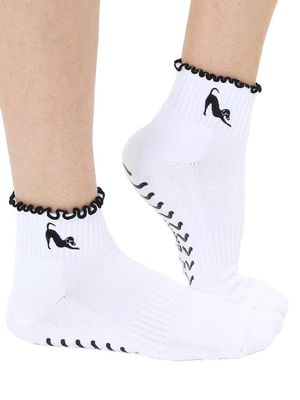 Living Royal Ankle Socks w/ Ruffles Downward Dog