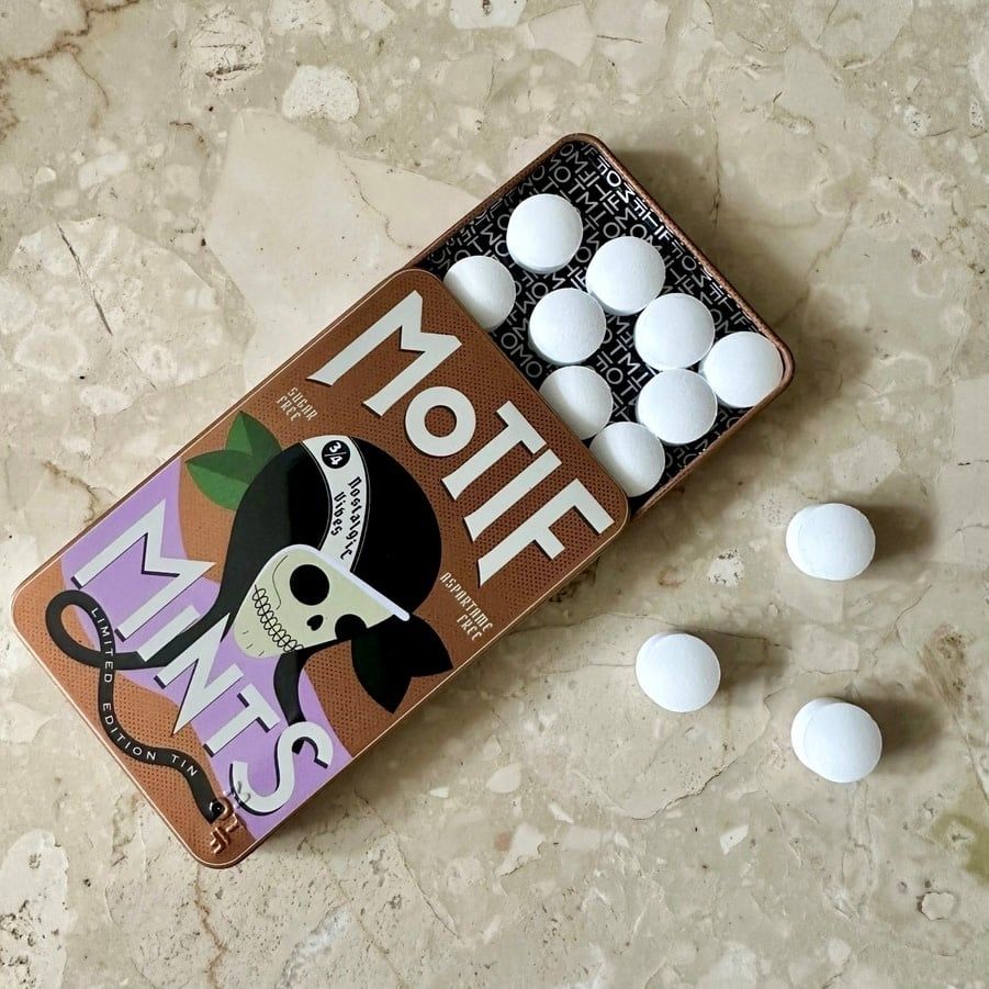 Motif Nostalgic Vibes Skull