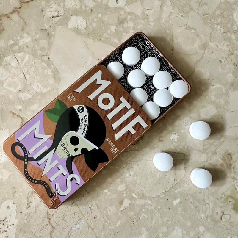Motif Nostalgic Vibes Skull