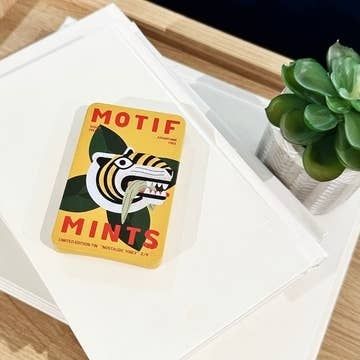Motif Nostalgic Vibes Tiger