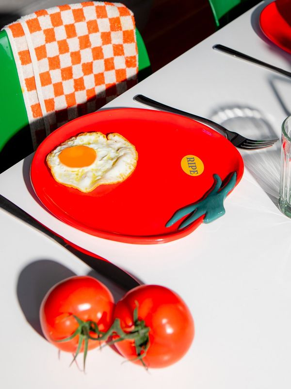 DOIY Farmers&#39; Market Tomato Plate