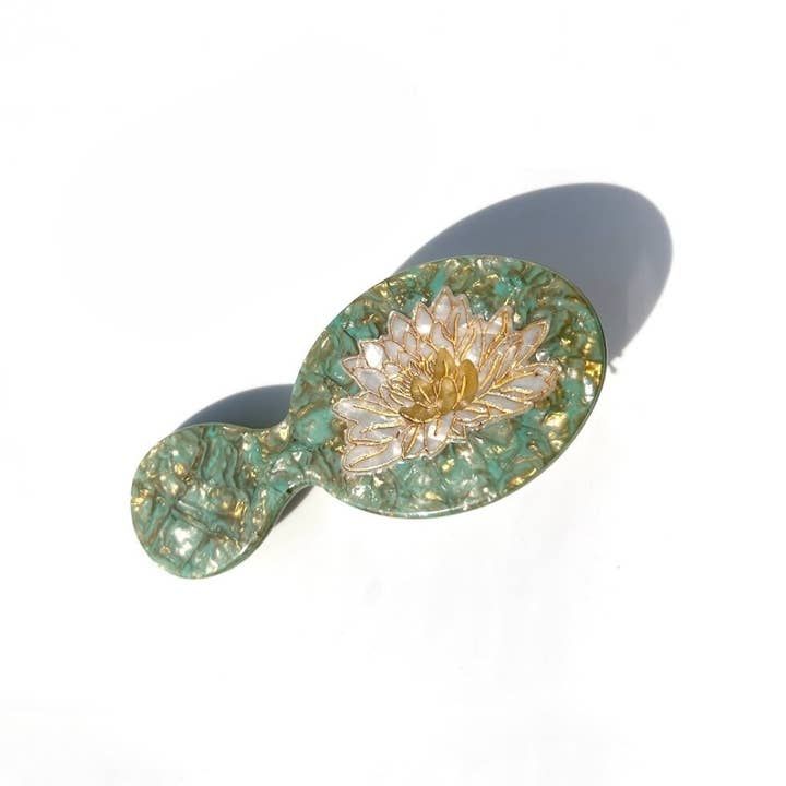 Solar Eclipse Compact  2-1 Brush Waterlily