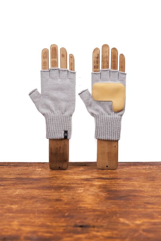 Merino Wool &amp; Recycled Poly Fingerless w/Deer Fog