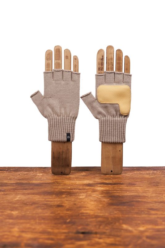 Merino Wool &amp; Recycled Poly Fingerless w/Deer Hemp